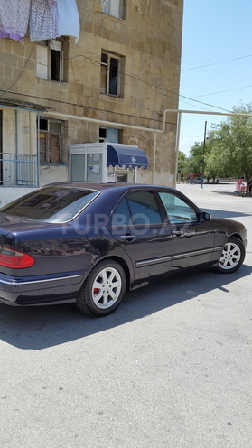 Mercedes E 240 2000, 247,000 km - 2.4 l - Bakı