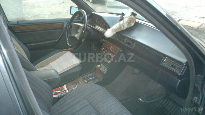 Mercedes E 260 1990, 370,760 km - 2.6 л - Bakı