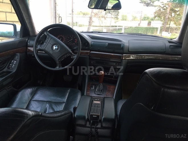 BMW 740 1998, 298,000 km - 4.4 л - Bakı
