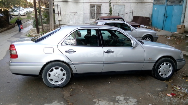 Mercedes C 220 1996, 113,000 km - 2.2 l - Bakı