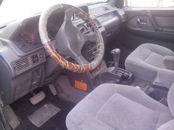 Mitsubishi Pajero 1993, 364,000 km - 3.0 л - Şamaxı