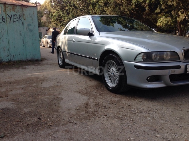BMW 528 1999, 135,000 km - 2.8 l - Sumqayıt