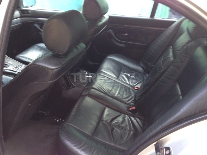 BMW 528 1999, 135,000 km - 2.8 l - Sumqayıt