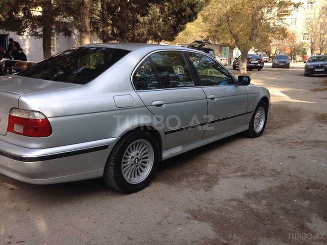 BMW 528 1999, 135,000 km - 2.8 l - Sumqayıt