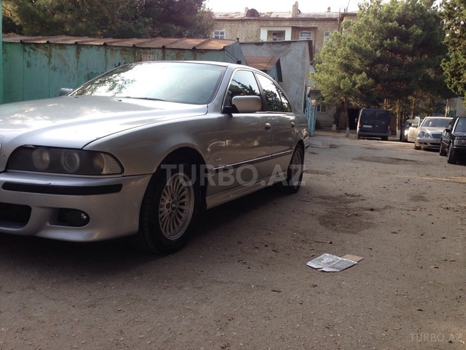 BMW 528 1999, 135,000 km - 2.8 l - Sumqayıt