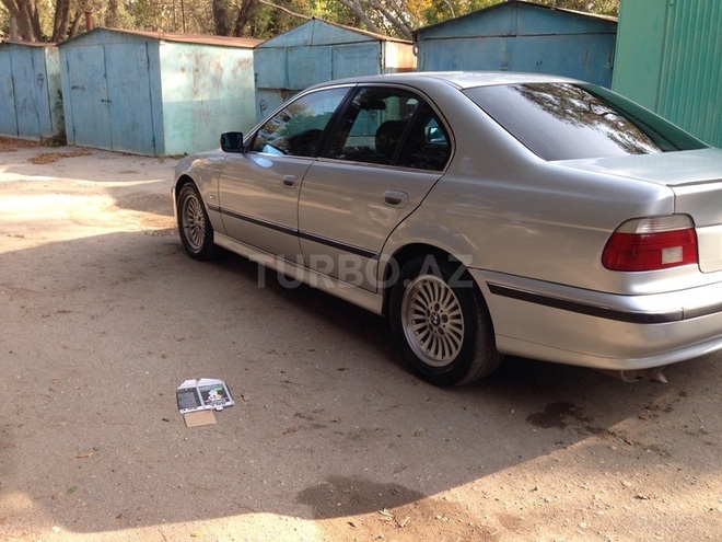 BMW 528 1999, 135,000 km - 2.8 l - Sumqayıt
