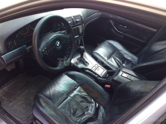 BMW 528 1999, 135,000 km - 2.8 l - Sumqayıt
