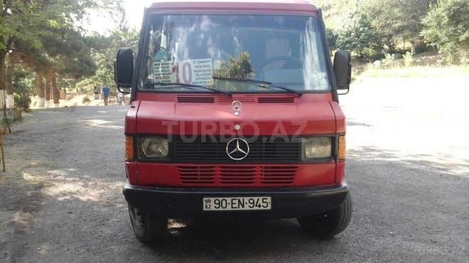 Mercedes 208 D 1993, 8,086,497 km - 2.4 l - Sumqayıt