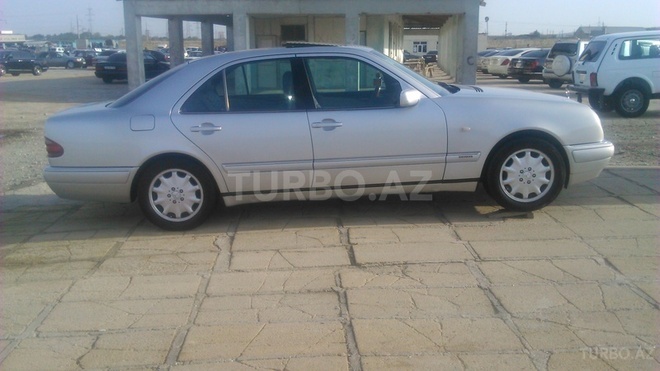 Mercedes E 230 1996, 218,000 km - 2.3 л - Sumqayıt