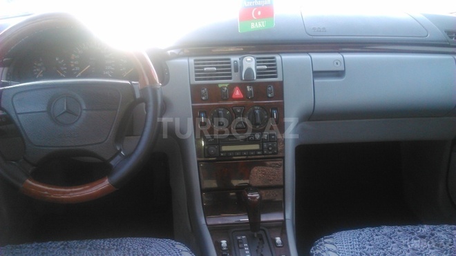 Mercedes E 230 1996, 218,000 km - 2.3 л - Sumqayıt