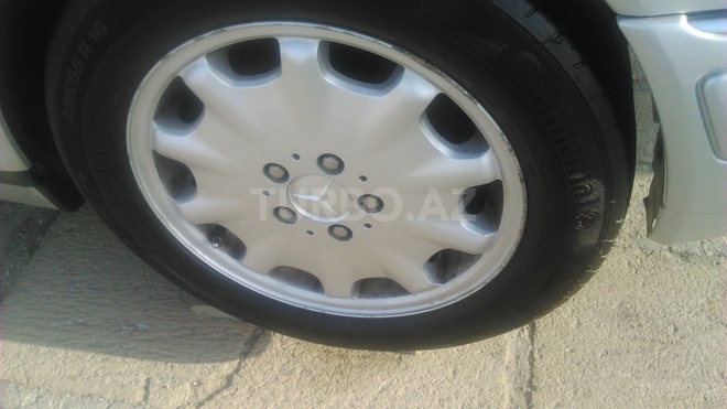 Mercedes E 230 1996, 218,000 km - 2.3 л - Sumqayıt