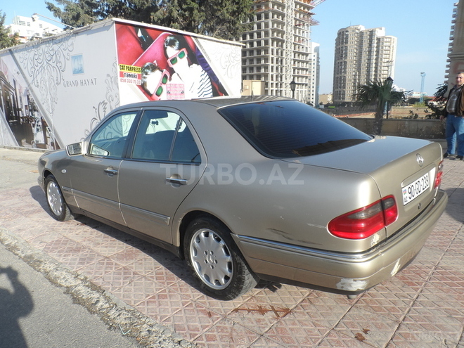 Mercedes E 270 1998, 340,000 km - 2.7 l - Bakı