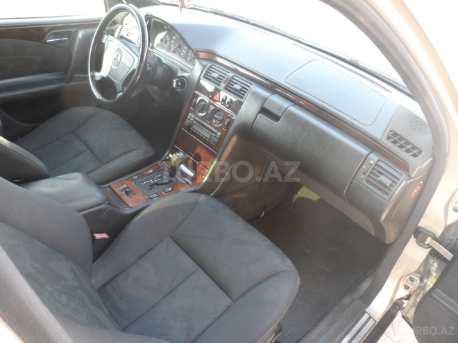 Mercedes E 270 1998, 340,000 km - 2.7 l - Bakı