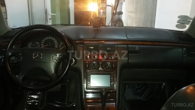 Mercedes E 240 2000, 175,000 km - 2.4 l - Bakı