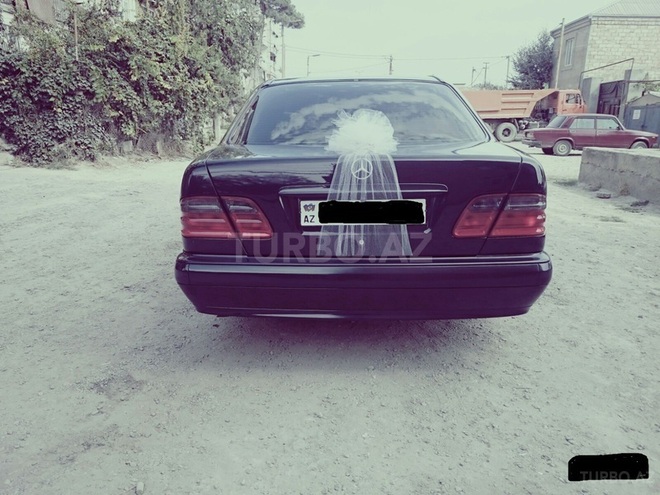 Mercedes E 230 1996, 387,000 km - 2.3 l - Bakı