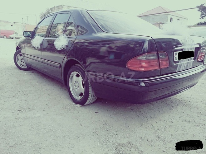 Mercedes E 230 1996, 387,000 km - 2.3 l - Bakı