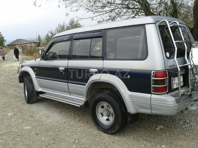 Mitsubishi Pajero 1995, 300,000 km - 2.8 l - Bakı