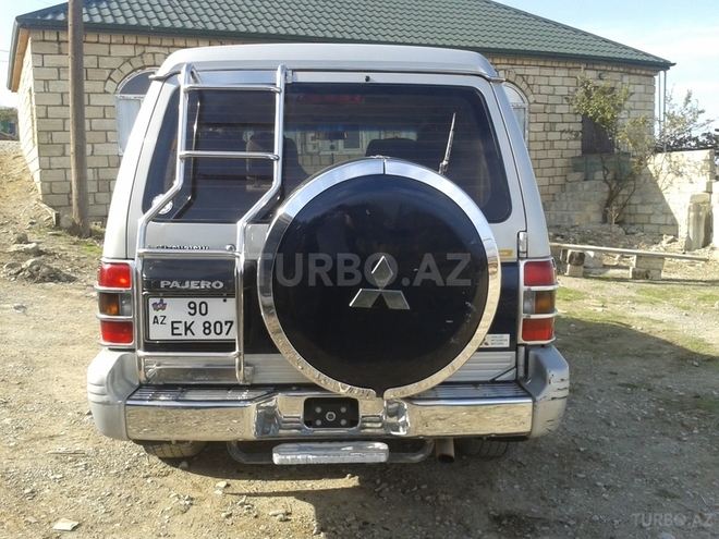 Mitsubishi Pajero 1995, 300,000 km - 2.8 l - Bakı