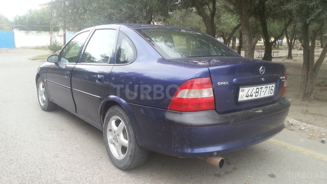 Opel Vectra 1996, 270,000 km - 1.8 l - Sumqayıt