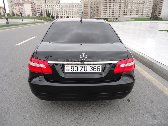 Mercedes E 220 2010, 104,564 km - 2.2 l - Bakı