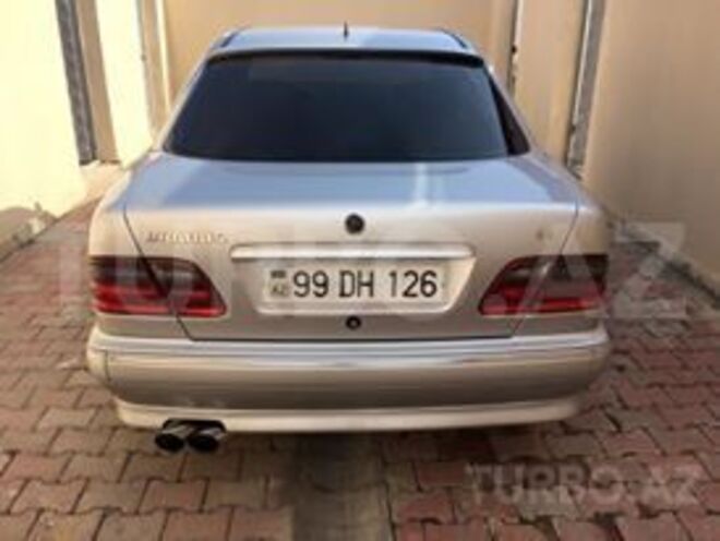 Mercedes E 270 2001, 256,000 km - 2.7 l - Naxçıvan