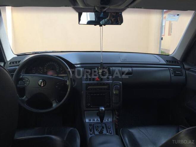 Mercedes E 270 2001, 256,000 km - 2.7 l - Naxçıvan