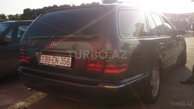 Mercedes E 270 2002, 300,000 km - 2.7 l - Bakı