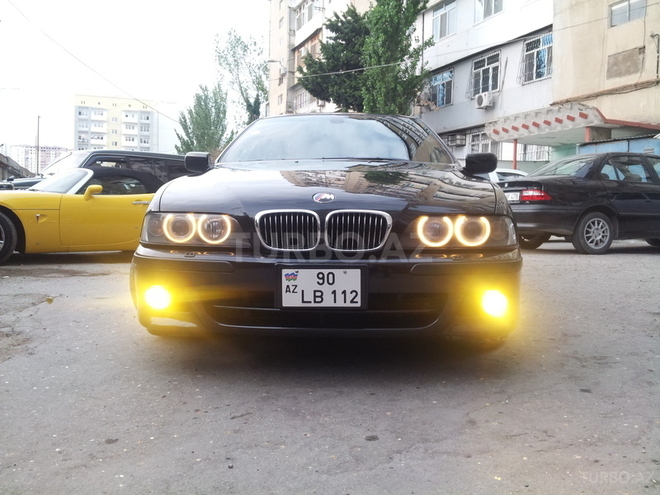BMW 528 2000, 130,000 km - 2.8 l - Bakı