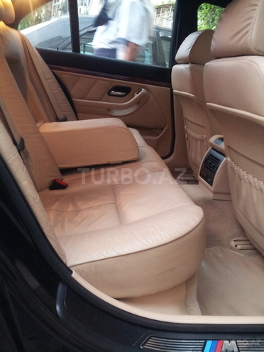 BMW 528 2000, 130,000 km - 2.8 l - Bakı