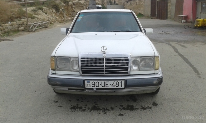 Mercedes E 200 1991, 320,000 km - 2.0 l - Bakı