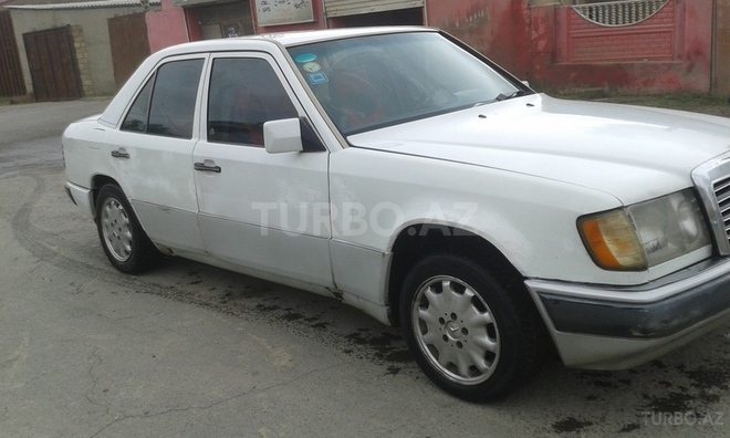 Mercedes E 200 1991, 320,000 km - 2.0 l - Bakı