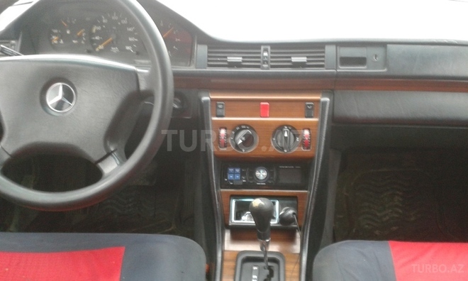 Mercedes E 200 1991, 320,000 km - 2.0 l - Bakı