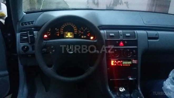 Mercedes E 270 1999, 380,000 km - 2.7 l - Bakı