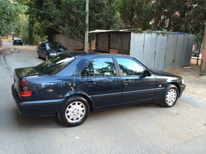 Mercedes C 200 1999, 170,000 km - 2.0 l - Bakı