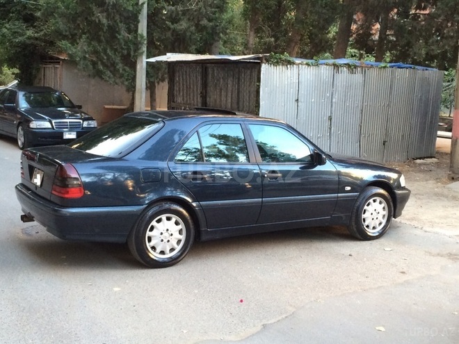 Mercedes C 200 1999, 170,000 km - 2.0 l - Bakı