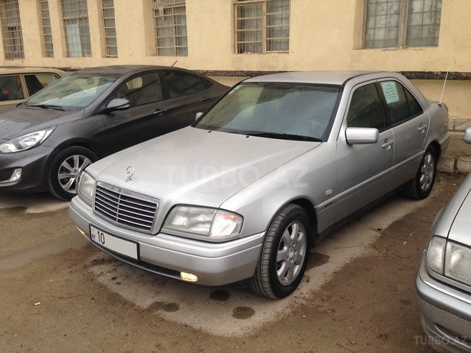 Mercedes C 220 1995, 269,000 km - 2.2 l - Bakı