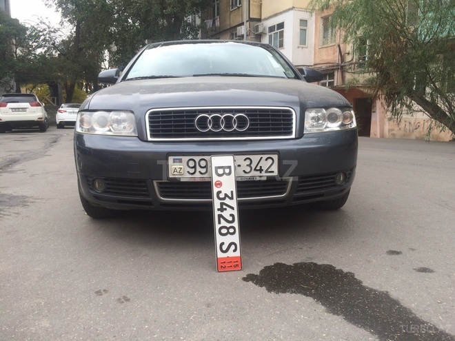 Audi A4 2000, 237,000 km - 2.0 л - Bakı