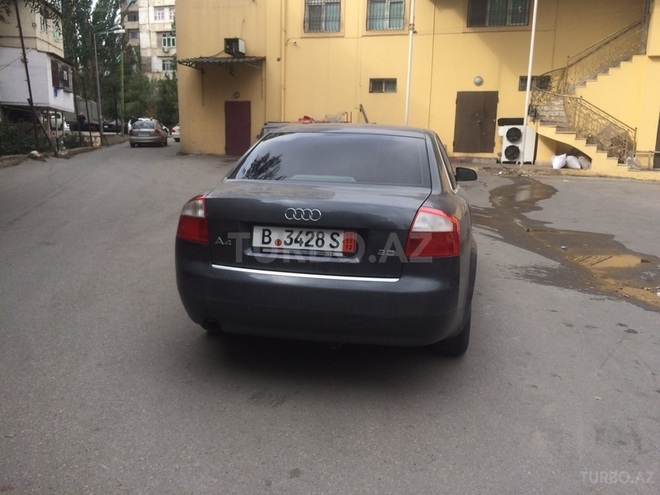 Audi A4 2000, 237,000 km - 2.0 л - Bakı