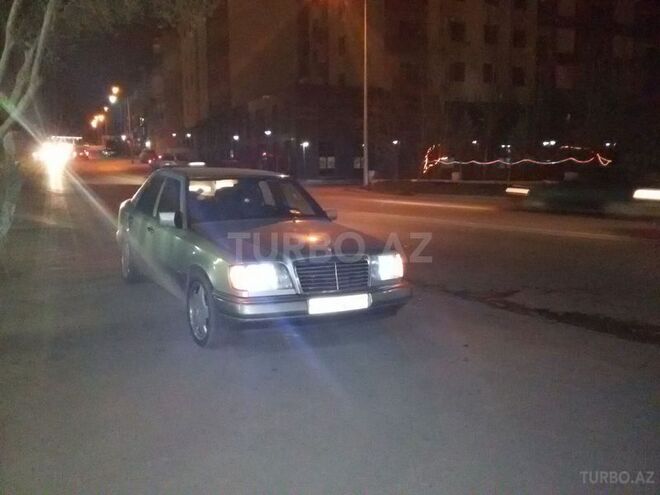 Mercedes E 220 1995, 238,000 km - 2.2 l - Bakı