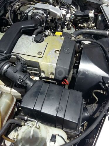 Mercedes E 220 1995, 238,000 km - 2.2 l - Bakı