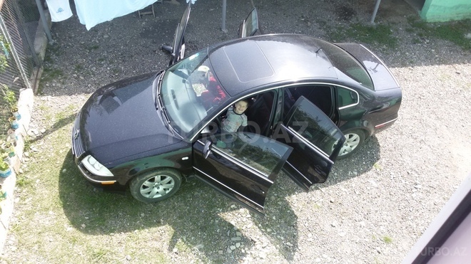 Volkswagen Passat 2003, 121,000 km - 1.8 л - Astara
