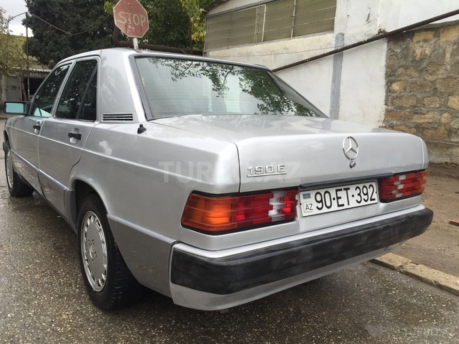 Mercedes 190 1990, 211,000 km - 2.0 l - Sumqayıt