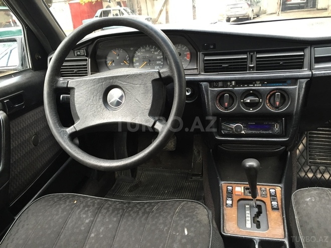 Mercedes 190 1990, 211,000 km - 2.0 l - Sumqayıt