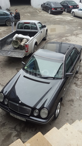 Mercedes E 220 1998, 230,000 km - 2.2 l - Bakı