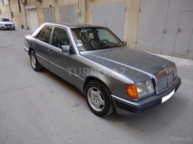 Mercedes E 250 1992, 198,544 km - 2.5 л - Bakı