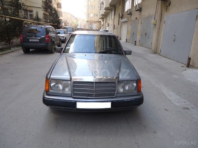 Mercedes E 250 1992, 198,544 km - 2.5 л - Bakı