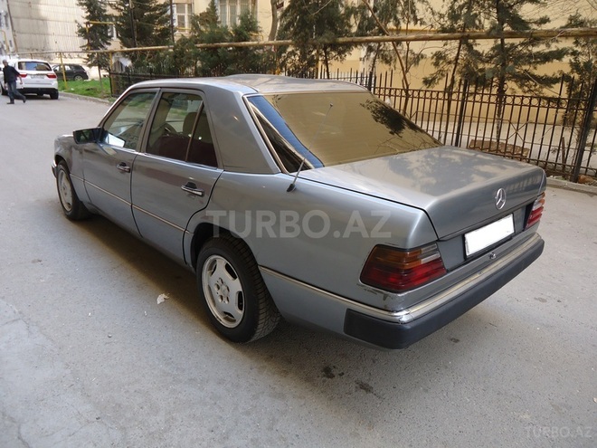 Mercedes E 250 1992, 198,544 km - 2.5 л - Bakı