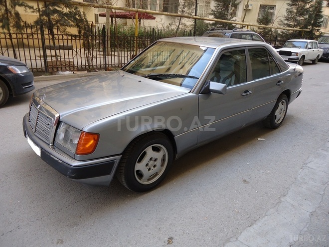 Mercedes E 250 1992, 198,544 km - 2.5 л - Bakı