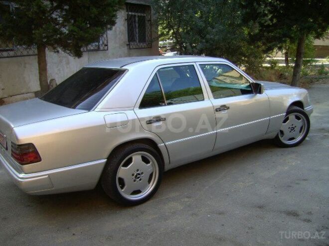 Mercedes E 200 1995, 552,018 km - 2.0 l - Bakı