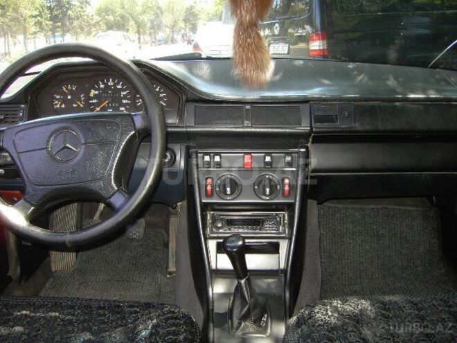 Mercedes E 200 1995, 552,018 km - 2.0 l - Bakı